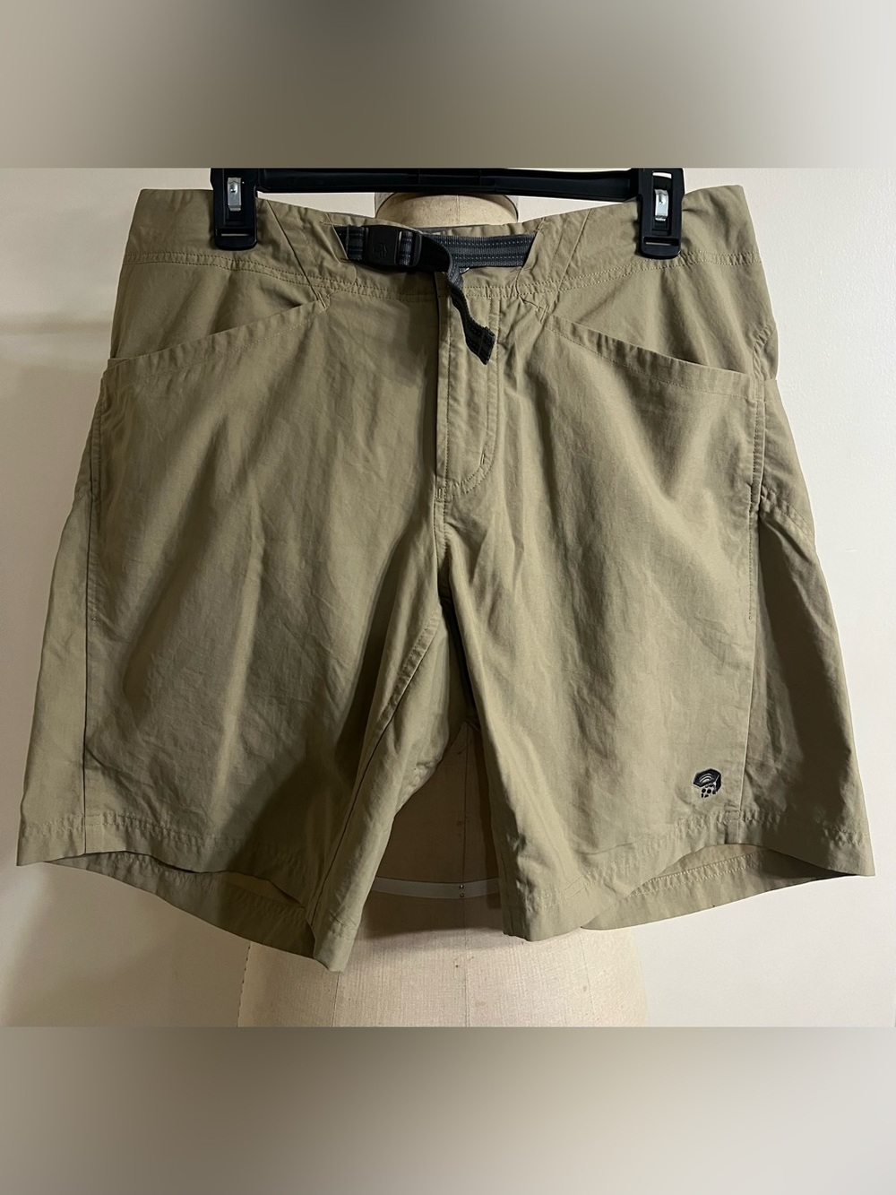 Mountain Hardwear Women's Khaki Color Nylon Hiking Shorts w Built in Belt 10